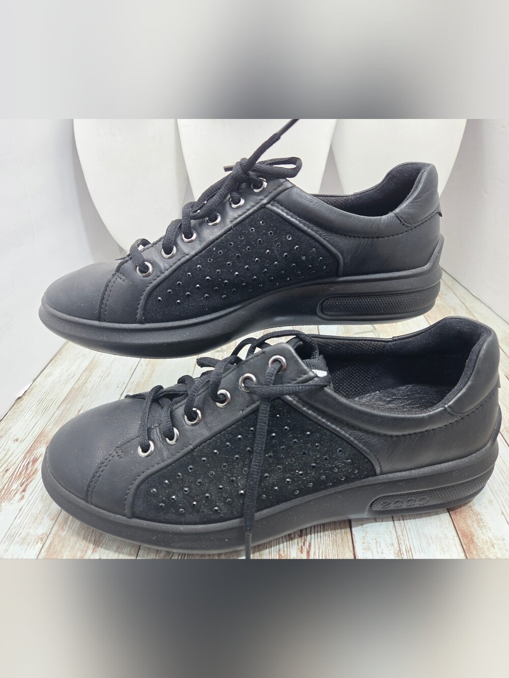 ✨ ECCO Black Leather Rhinestone Suede Sneakers Size 40 ✨ EUC Edgy Cute & Comfy!